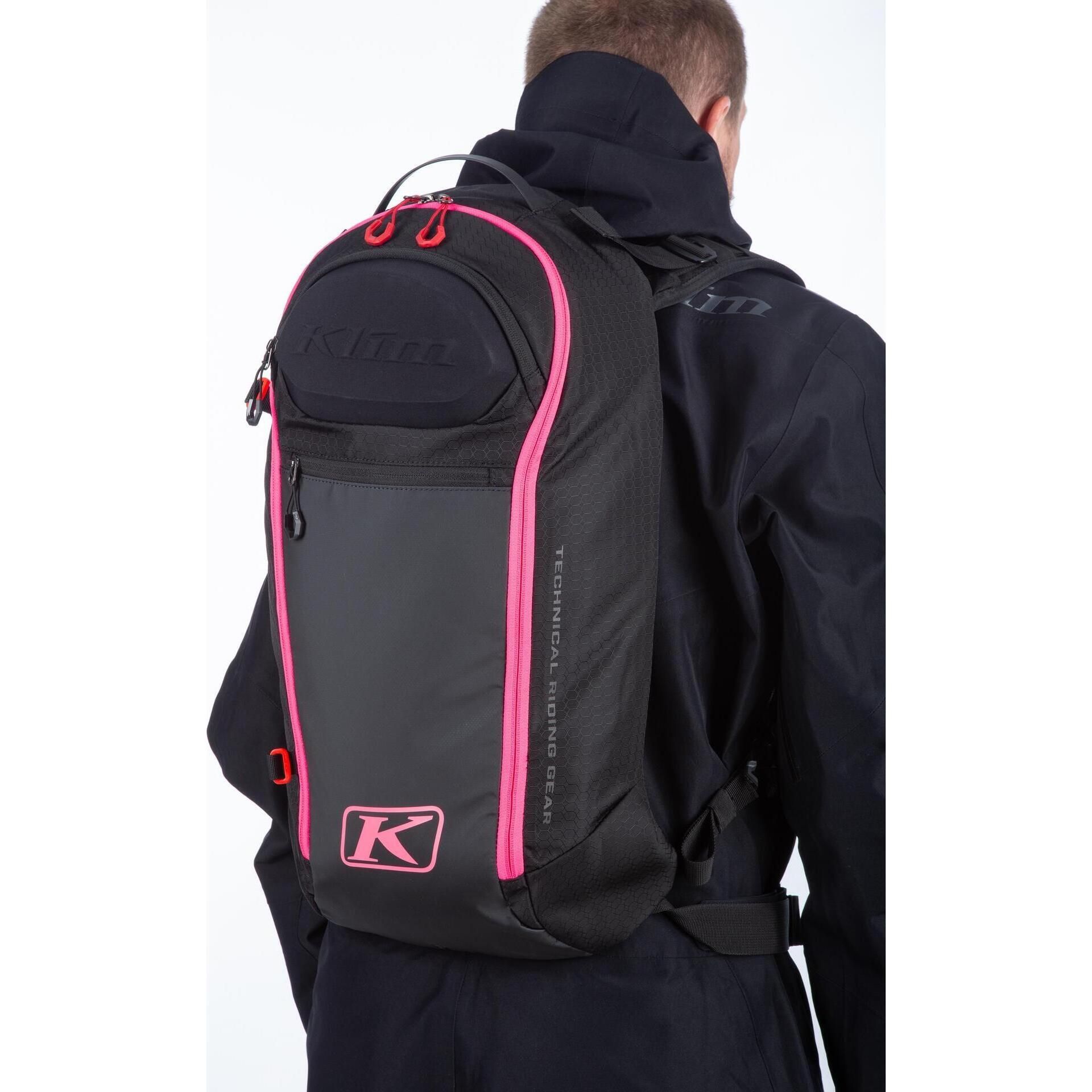 krew-16-backpack-black-knockout-pink-3411-000-000-014